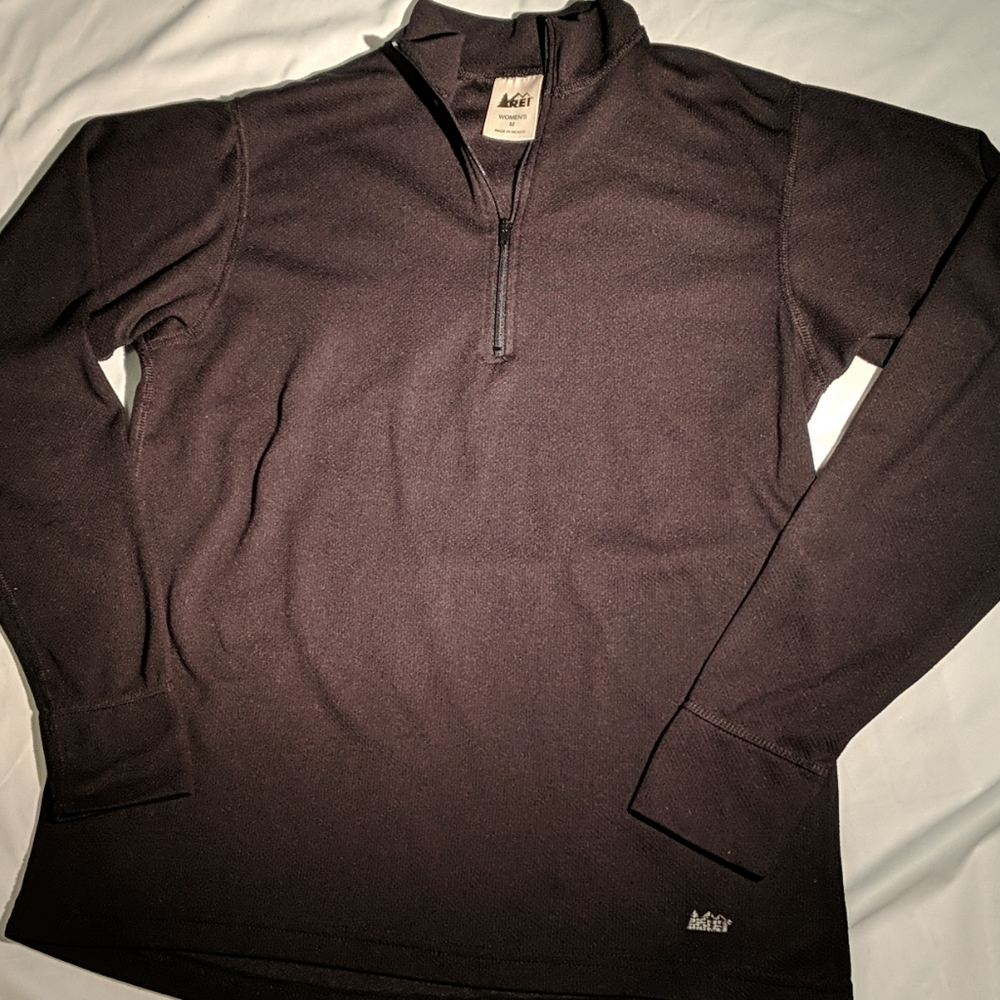 R.E.I. PULL-OVER